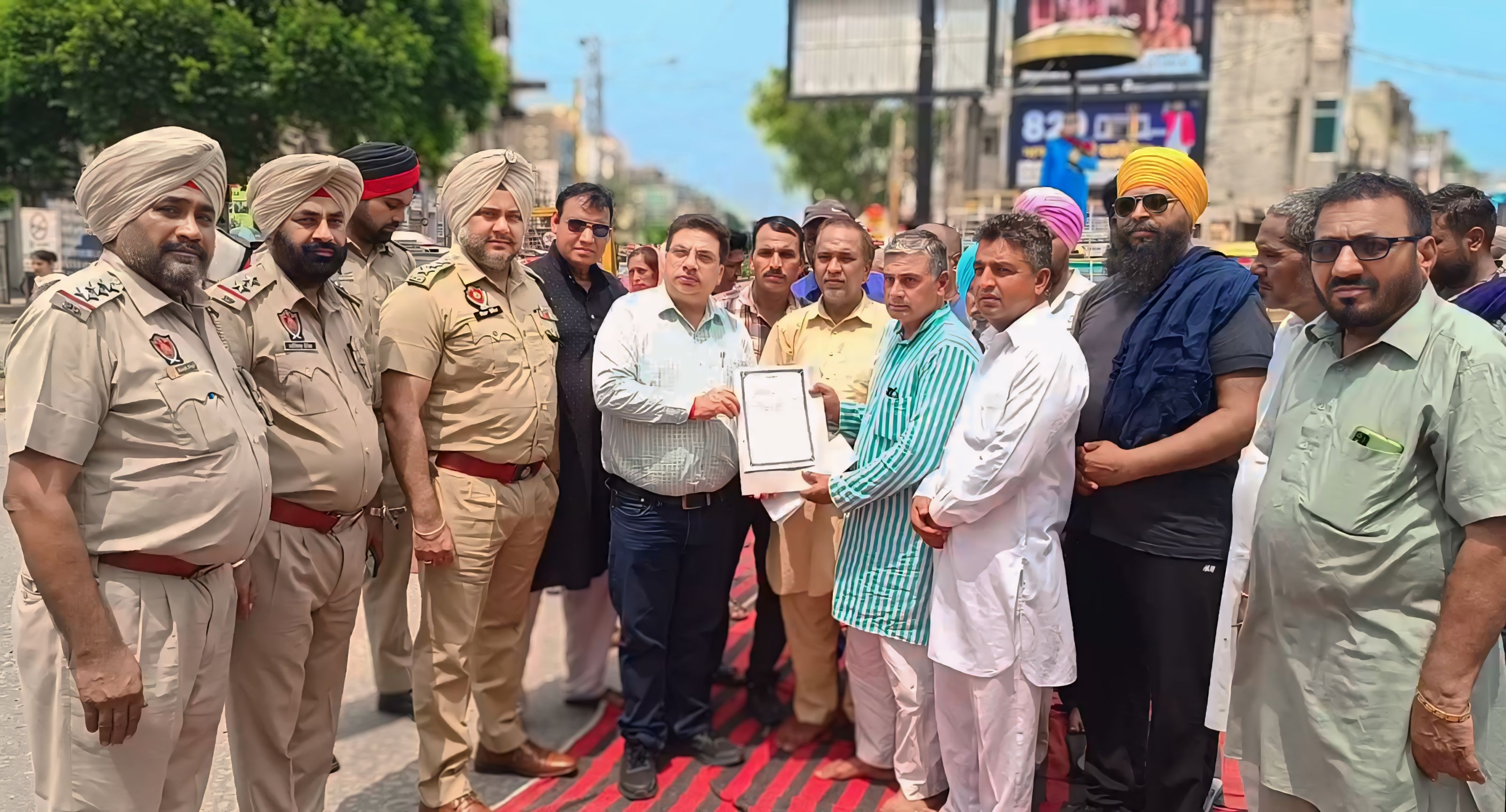 ਬੰਦ ਦੇ ਸੱਦੇ ਤੇ ਵੱਖ ਵੱਖ ਜਥੇਬੰਦੀਆਂ ਦੇ ਆਗੂਆਂ ਵਲੋਂ ਧਰਨਾ
